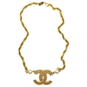 CHANEL NECKLACE